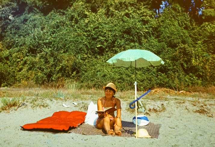 Meloria-nostalgia-marketing-Donna-in-Spiaggia